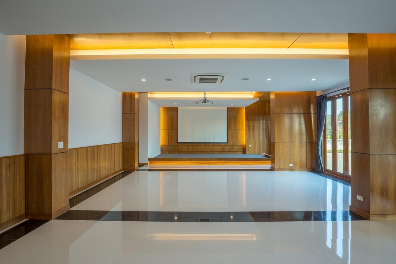 Sann View Hotel Thoeng Bagian luar foto