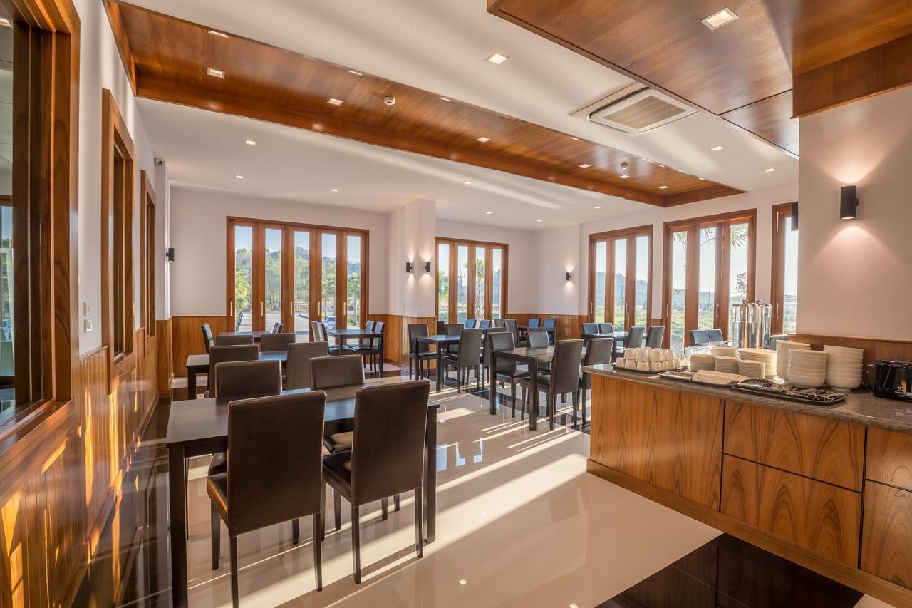 Sann View Hotel Thoeng Bagian luar foto