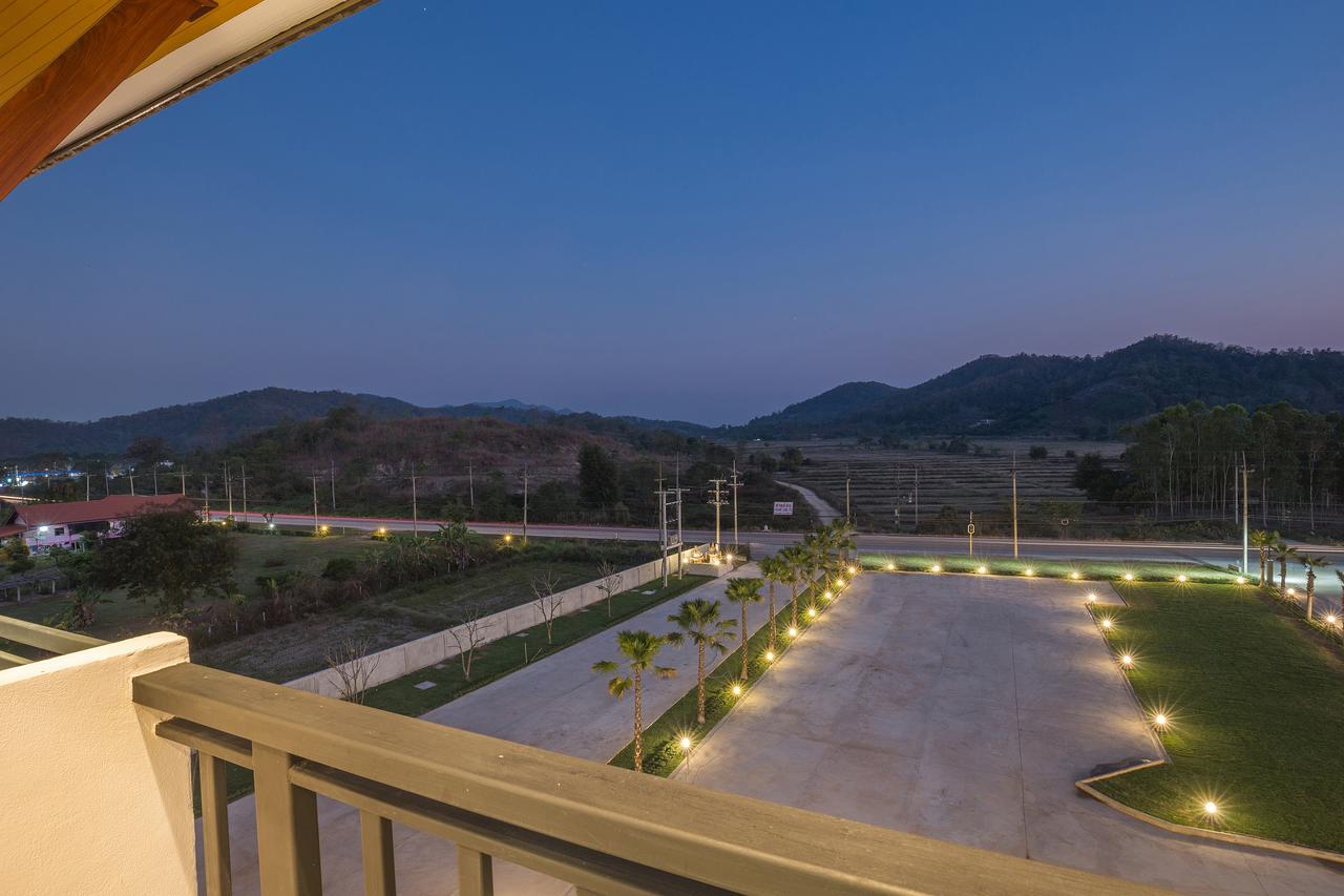 Sann View Hotel Thoeng Bagian luar foto